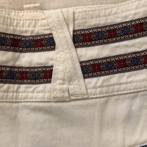 NWT original Oilily white and cream denim skirt with navy embroidery - Picture 9 of 16